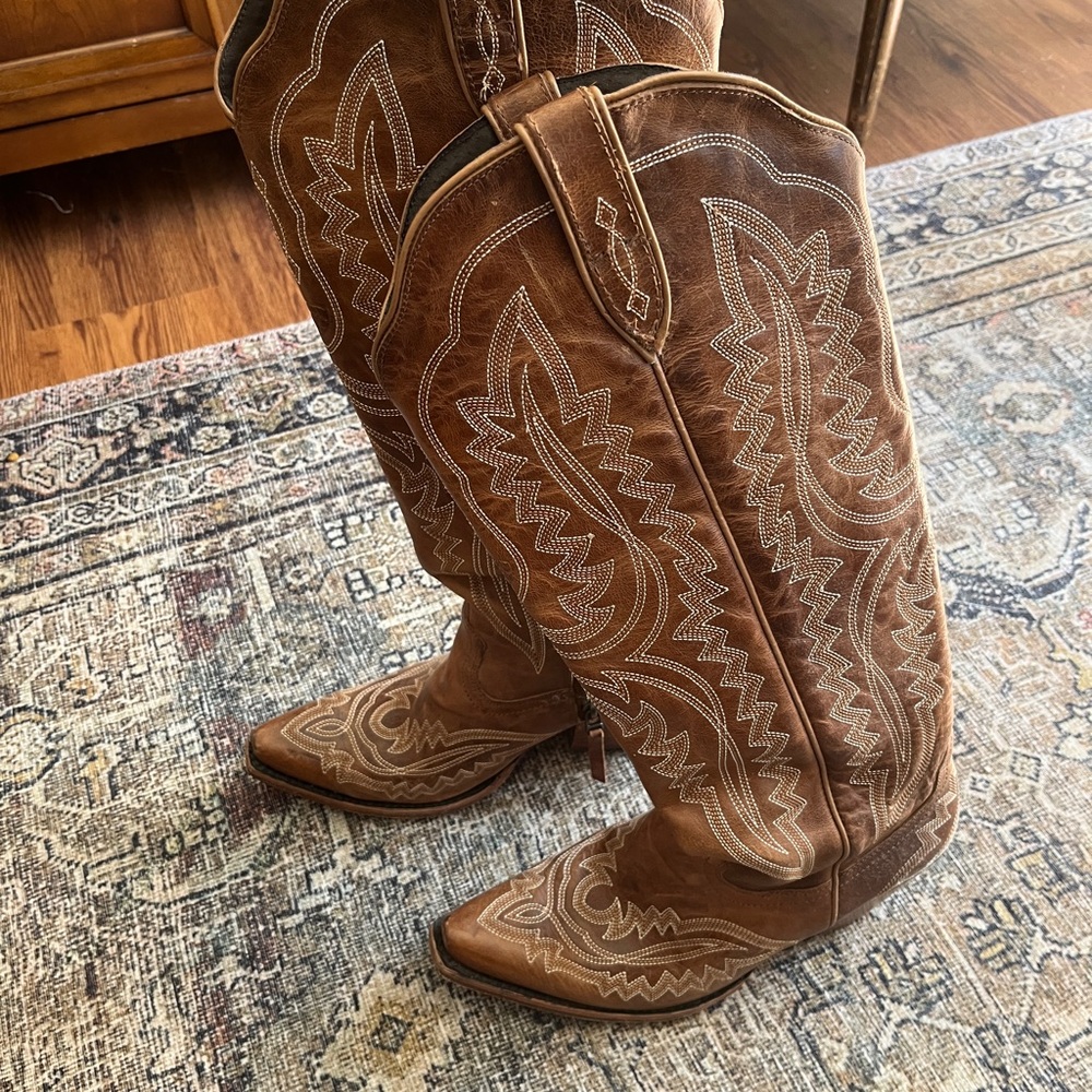 Ariat Black Leather Boot Interior with Brown Pull Tab